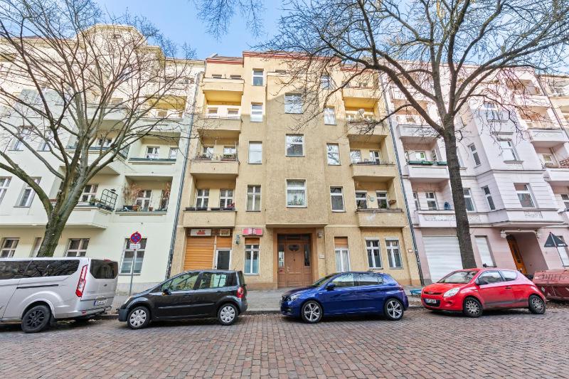 One-Bedroom Apartment with Balcony image 3