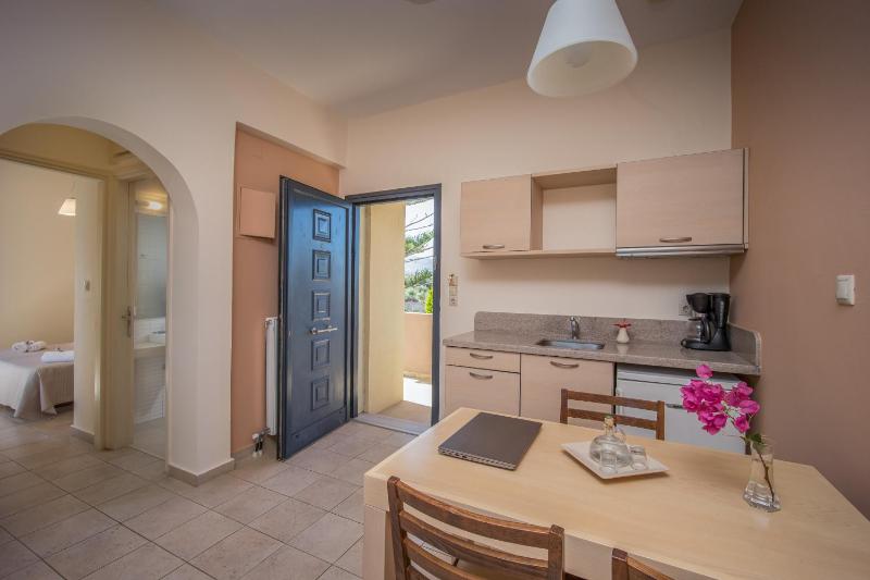 Superior Quad Apartment image 1