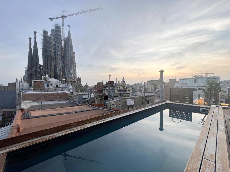 Enjoybcn Gaudi Apartments - image 3