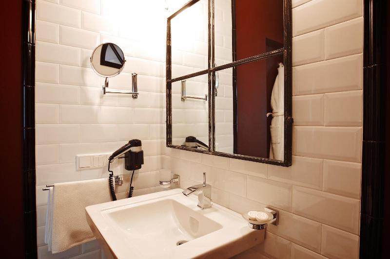 Junior Suite image 2