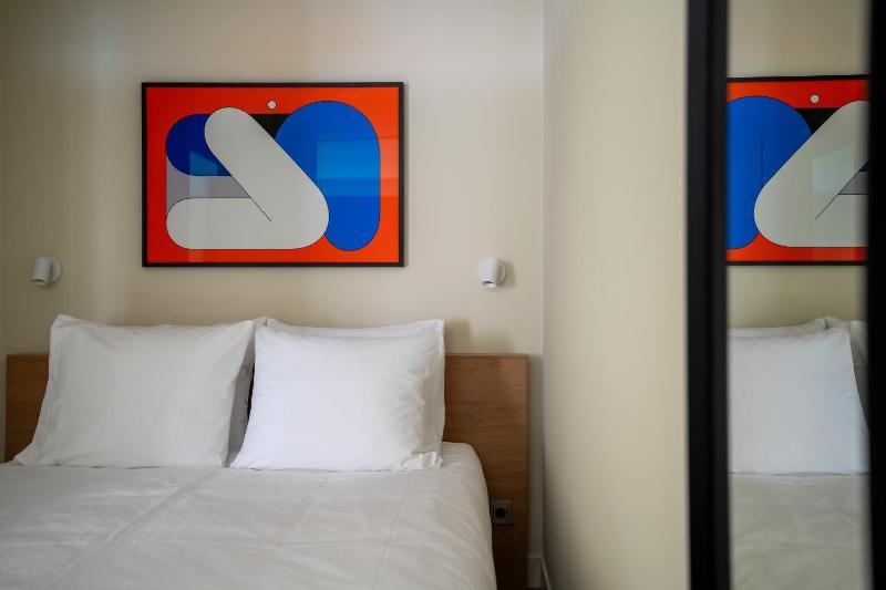 1 Bedroom Apartment with Sofa Bed image 4