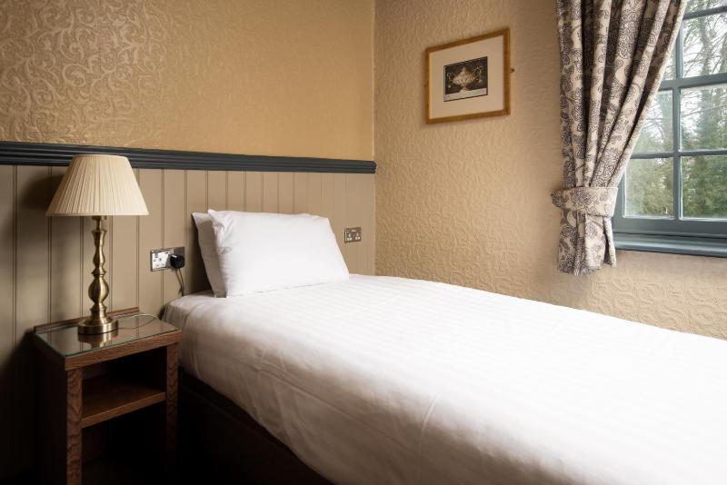 Single Room image 4
