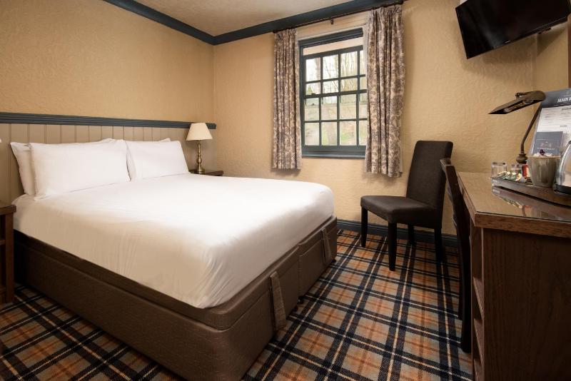 Double Room image 3