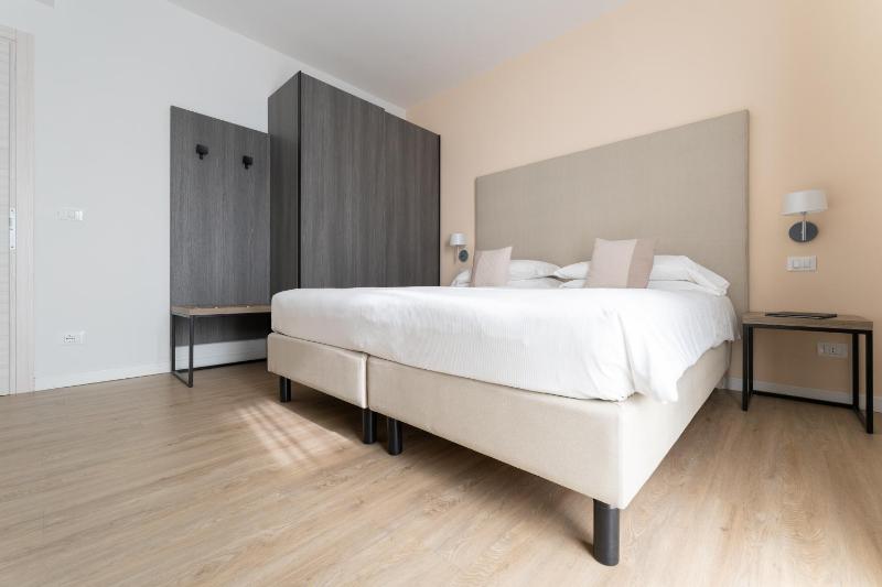 Classic Double or Twin Room image 1
