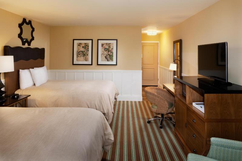 Standard Room with Two Double Beds image 2