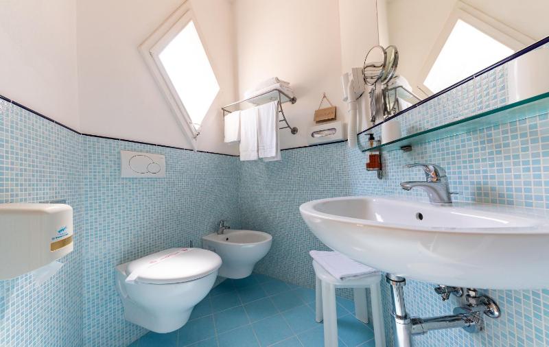 Comfort Double or Twin Room image 2