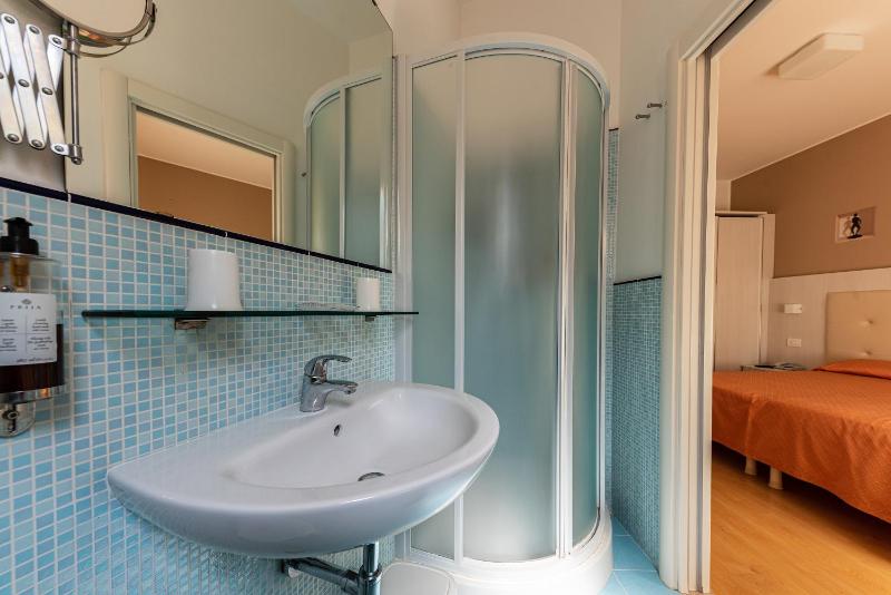 Comfort Double or Twin Room image 3