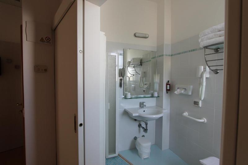 Comfort Triple Room image 1