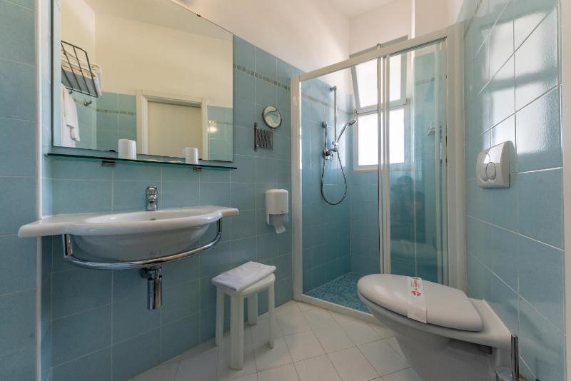 Comfort Triple Room image 2