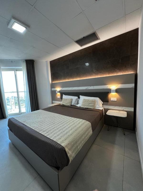 Superior Double Room with Balcony image 1