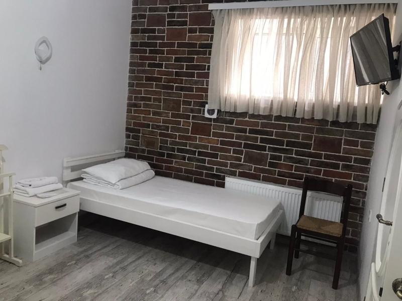 Budget Twin Room image 1