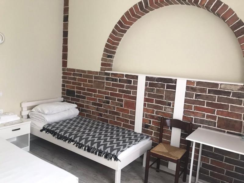 Budget Twin Room image 3