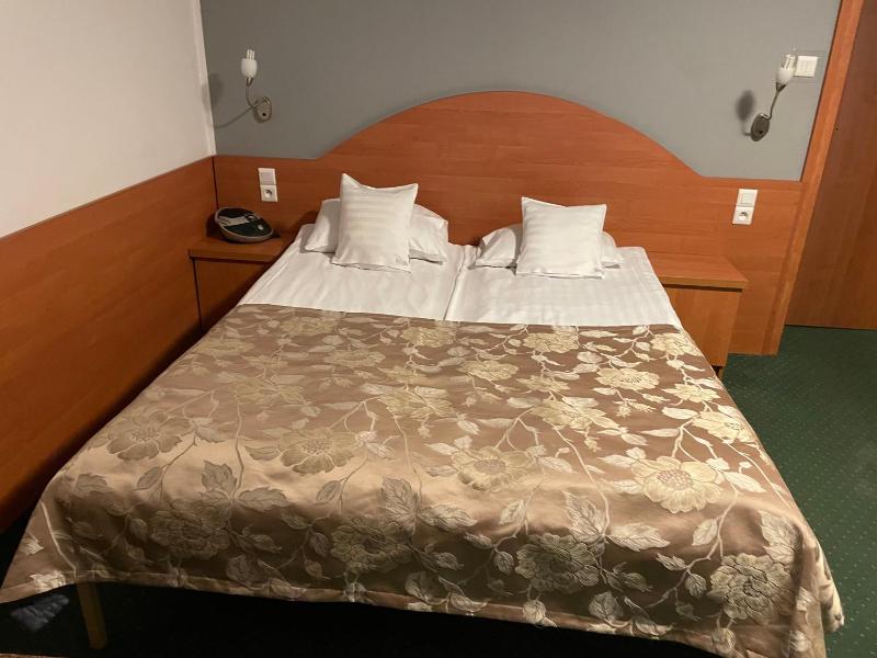 Studio Apartment (6 Adults) image 3
