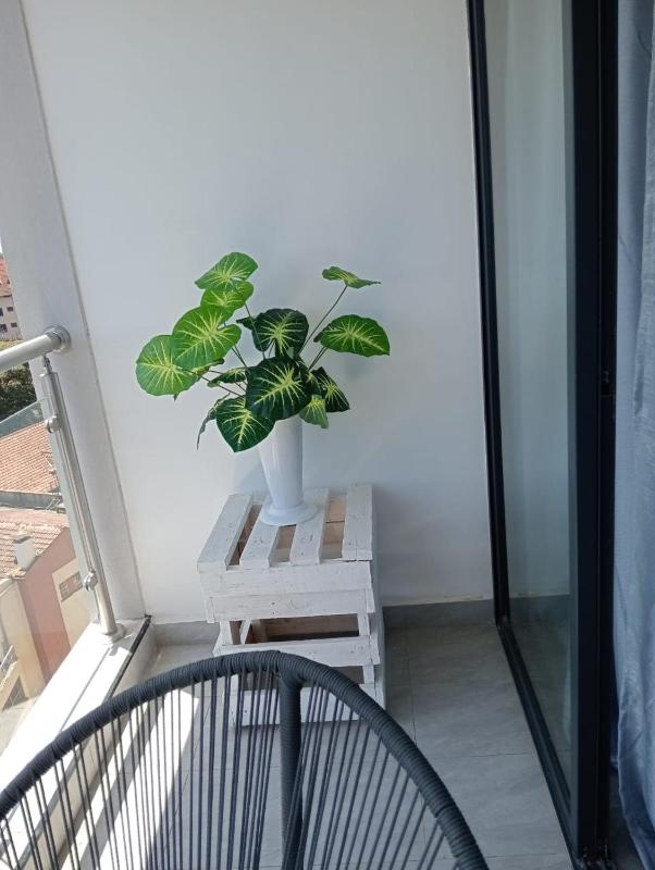 Tranquil 7th floor Apartment near Art Caffe Market - image 11