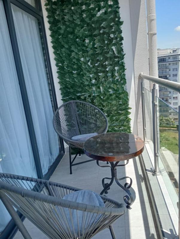 Tranquil 7th floor Apartment near Art Caffe Market - image 6