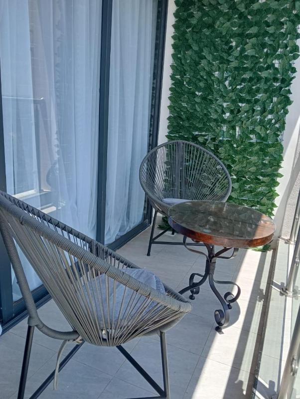 Tranquil 7th floor Apartment near Art Caffe Market - image 16