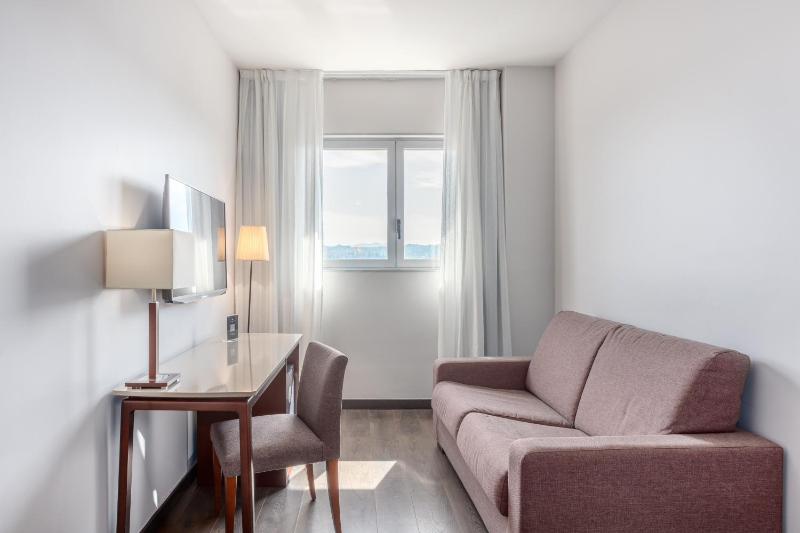 Double Room with Sitting Area image 1