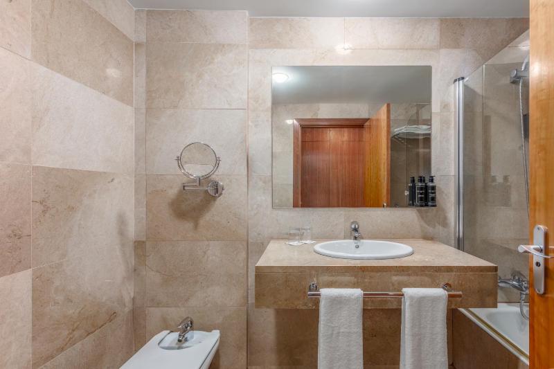 Double or Twin Room with Parking image 2