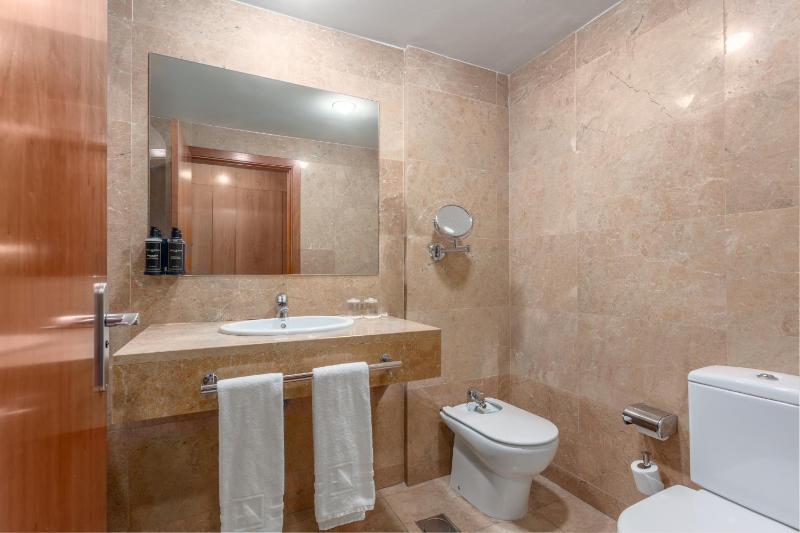 Double Room with View image 2