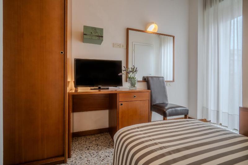 Hotel Mia - image 7