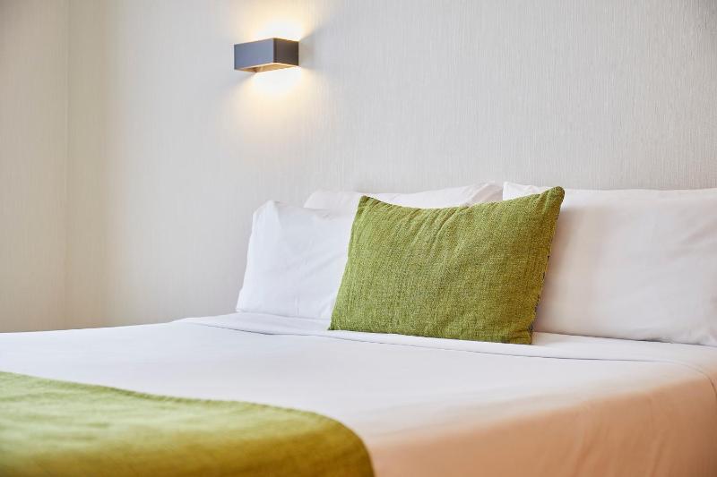 Double Room (1 - 2 Adults) image 3