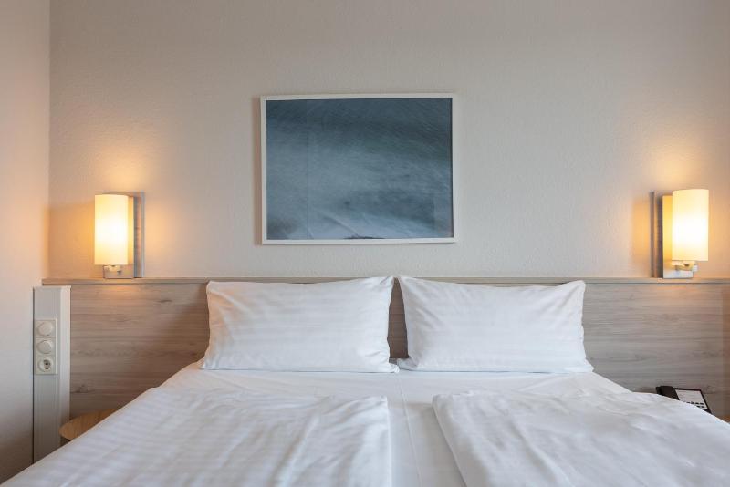 Double Room image 2
