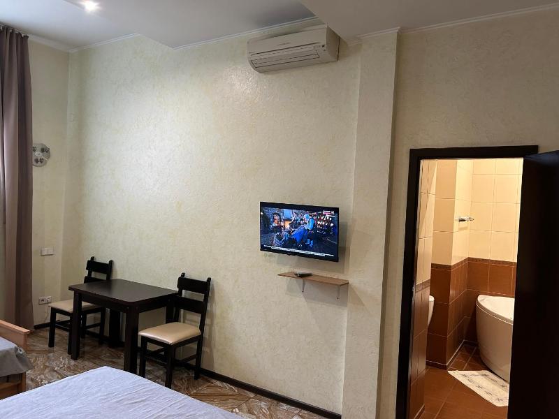 Standard Triple Room image 4