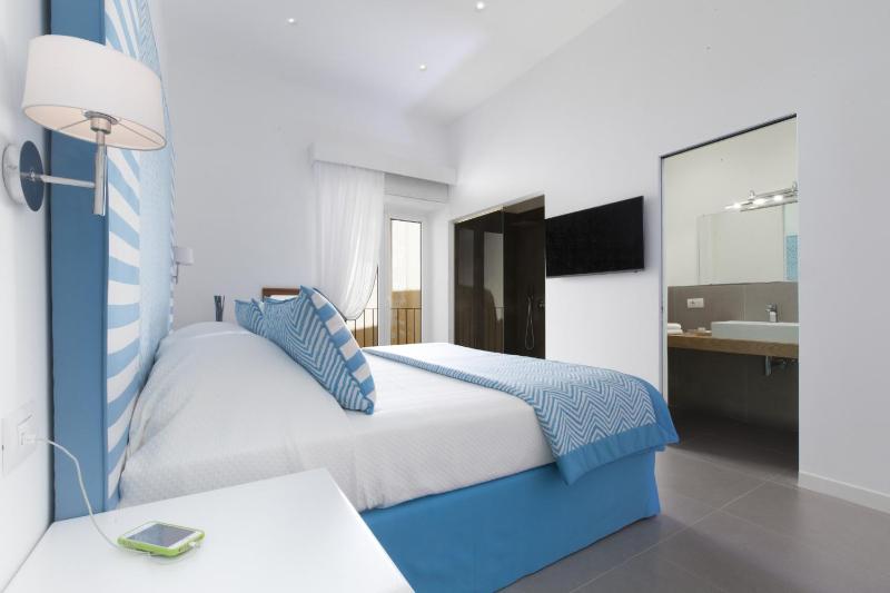 Blue Suite - image 4