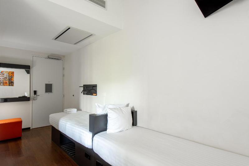 Quadruple Room - Disability Access image 2