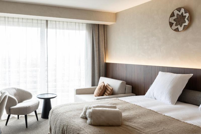 Deluxe Double Room Harbour View - Pet Free Room image 4