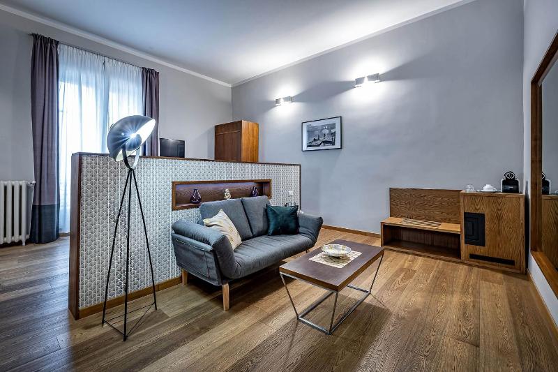 Suite with City View image 3