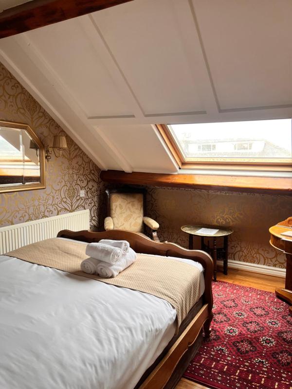 Standard Double Room image 1