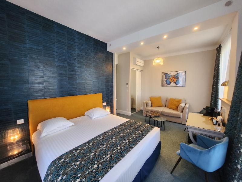 Privilege Room image 1