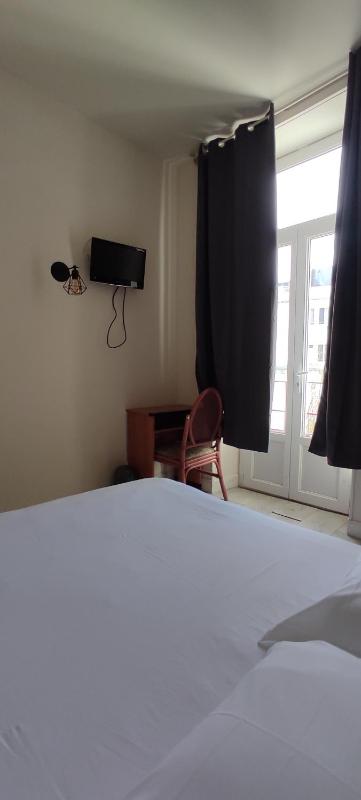 Double Room image 3