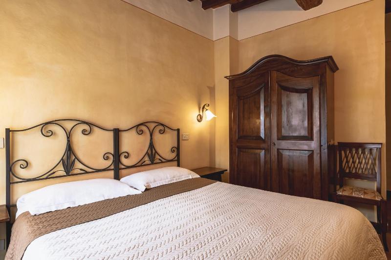 Double Room image 3