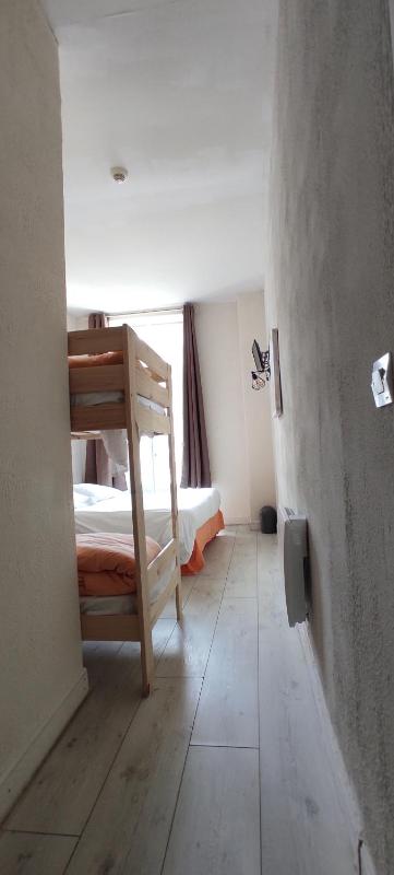 Quadruple Room image 2