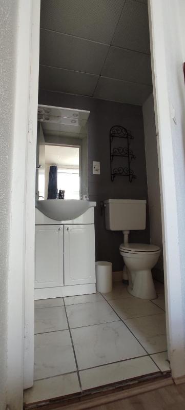 Twin Room image 2