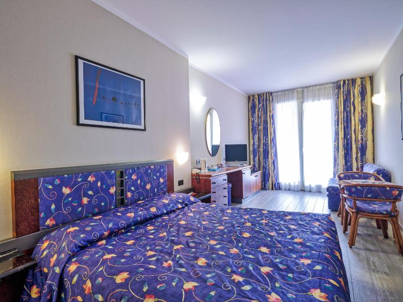 Superior Double or Twin Room image 4