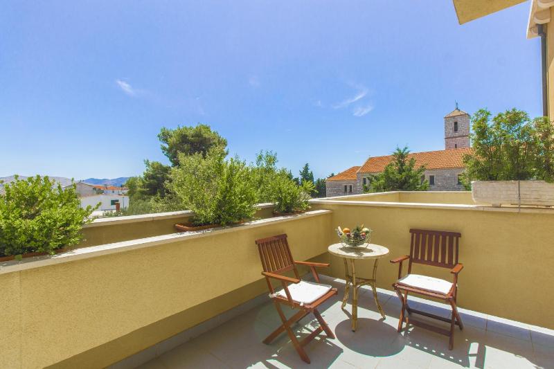 Double Room with Balcony image 1