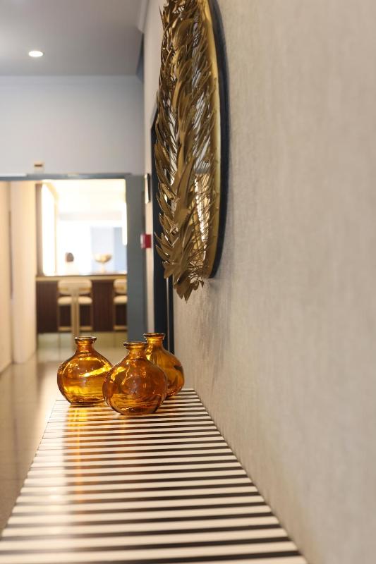 Hotel America - image 6