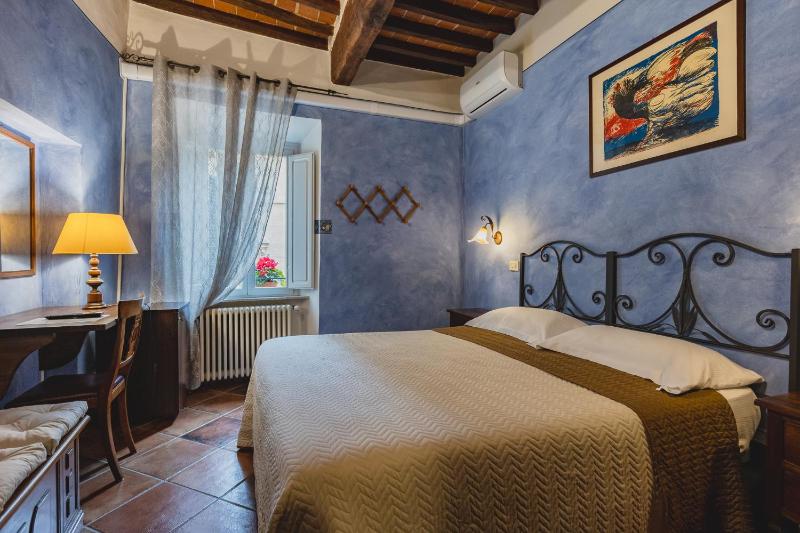 Standard Double Room image 1
