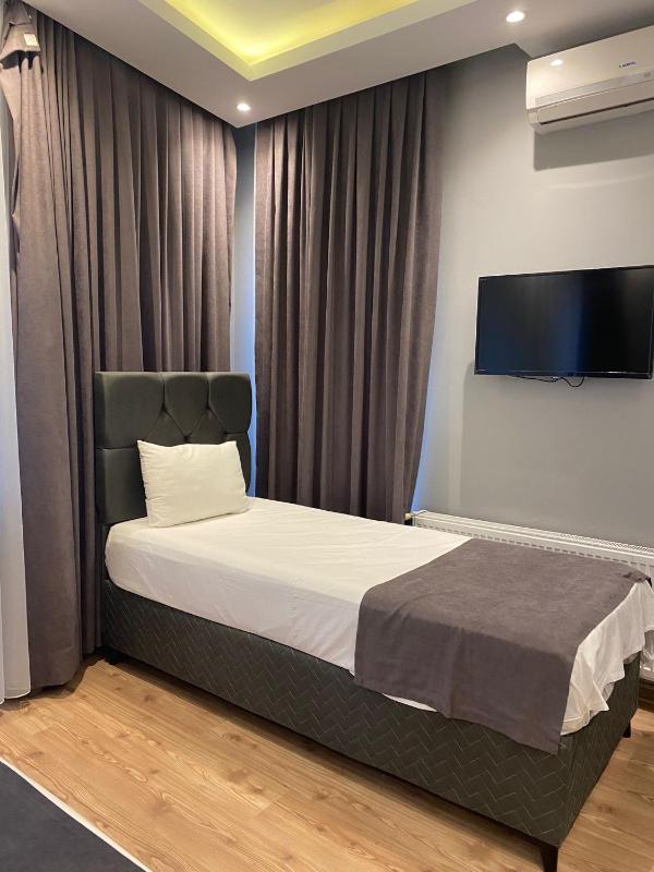 Triple Room image 2