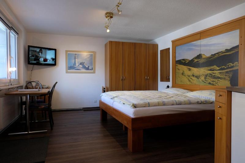 Apartment (2 Adults) with Matterhorn View image 4