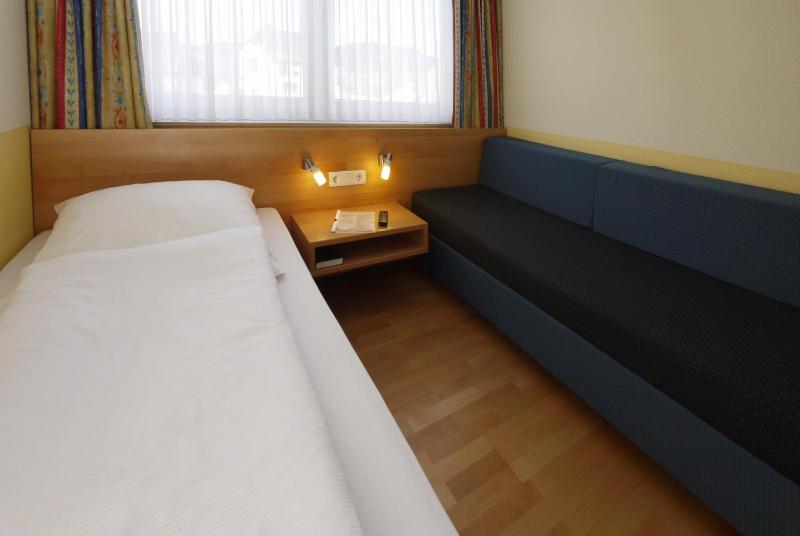 Rheinsteigblick Single Room - Public Transport Ticket included image 3