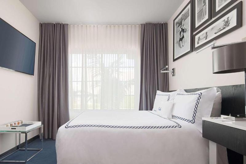 King Room with Terrace image 1