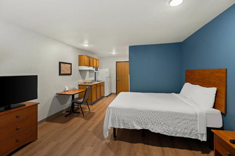Standard Double Room - Non-Smoking image 3