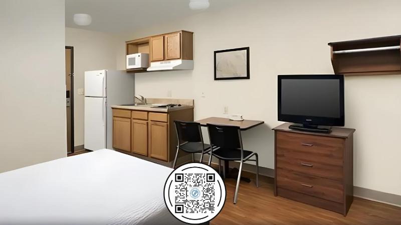 Standard Double Room - Non-Smoking image 2