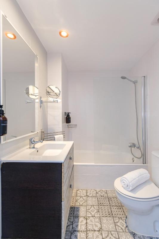 Superior Double or Twin Room with Pool View image 1