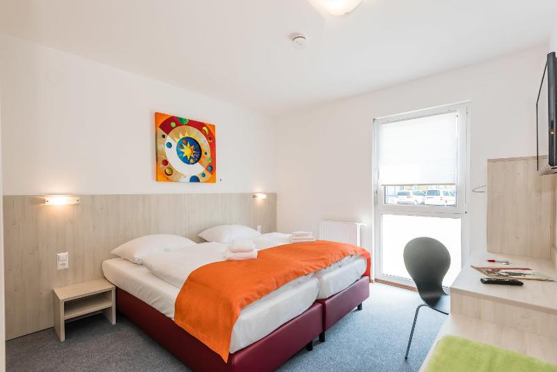 Double Room image 2