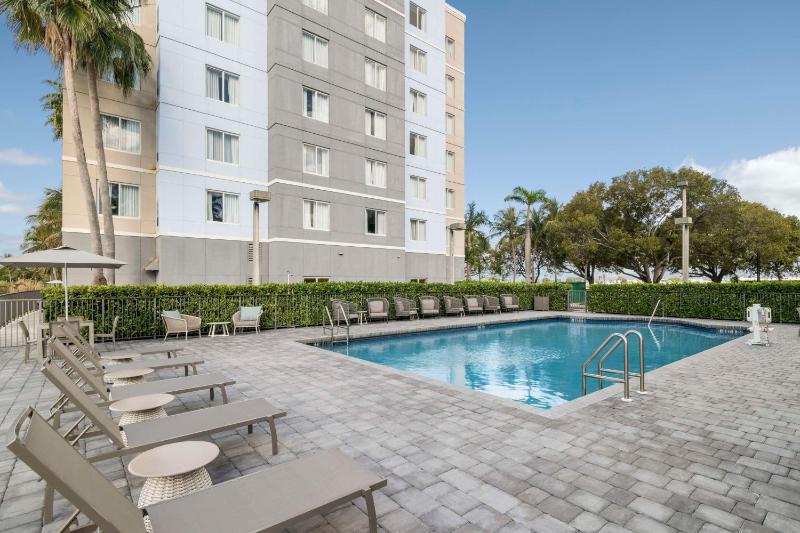 Homewood Suites By Hilton Miami-Airport/Blue Lagoon - image 4